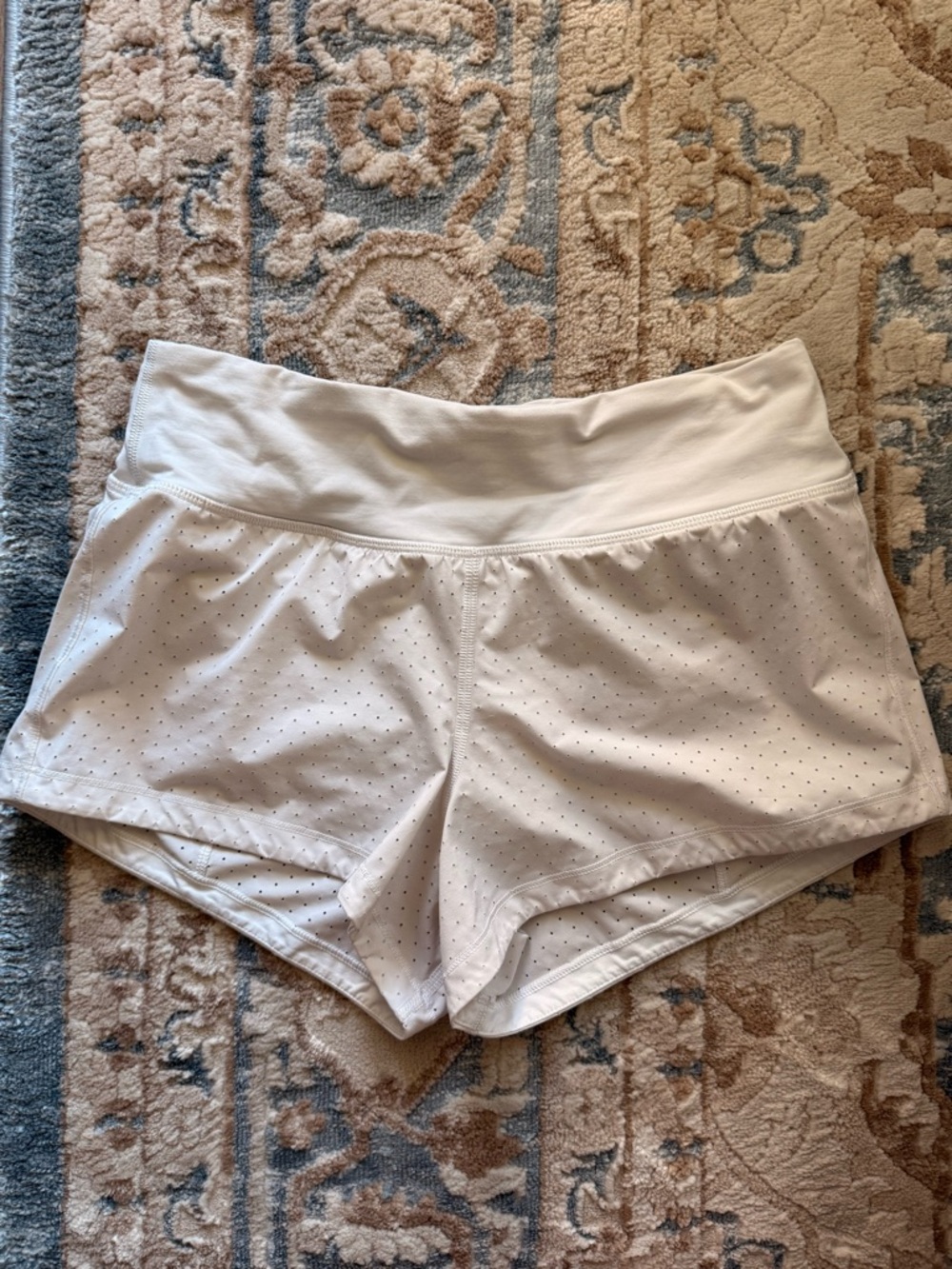 Lululemon Speed Up High Rise Shorts 3”